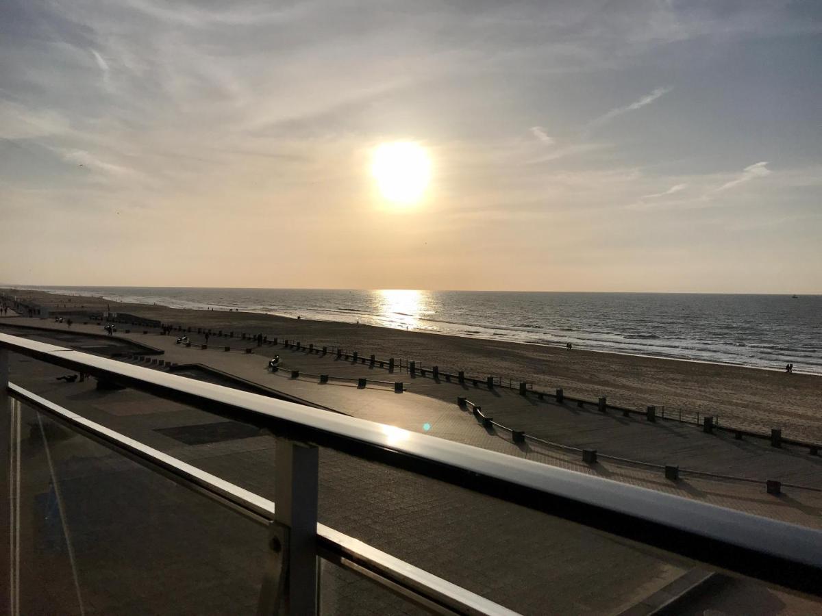 Panoramic Seaview Apartment With Free Private Garage 奥斯滕德 外观 照片
